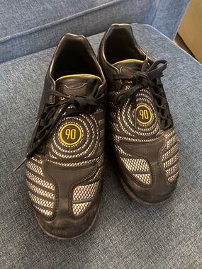 Nike Total 90 (T90) soccer shoes- early 2000’s Y2K style